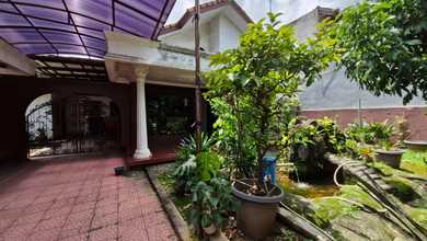 Rumah Mewah di Kawasan Duren Sawit, Jakarta Timur, LB 195m², Harga 8 Miliar