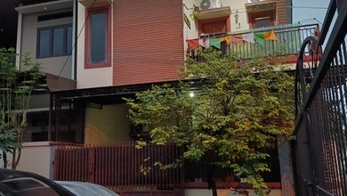 Di Jual Kos-kosan 6 pintu  Harapan Indah blok depan 