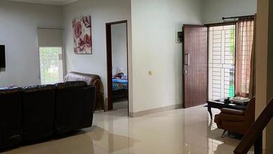 Penawaran Eksklusif, rumah Mewah di Tangerang Kota, Tangerang, LB 220m²