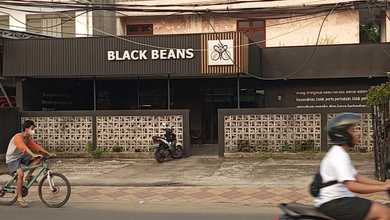 Hunian Mewah di Kawasan Karawaci, Tangerang, LB 230m², Harga 15 Miliar