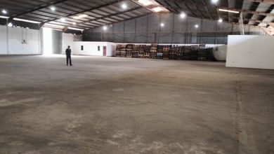 Gudang Disewakan Lokasi Strategis Jalan Akses Kontainer Luas 1550