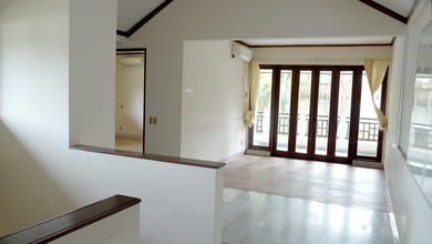 Disewakan Cepat Rumah Cantik dengan Tanah Luas 1273 m2 Daerah Cipete