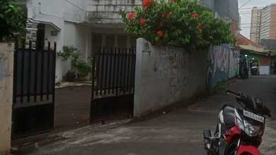 Rumah Mewah di Kebagusan, Jakarta Selatan, 4 Kamar Tidur, LT 300m²