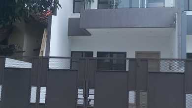 Rumah Siap Pakai di Area Serpong Utara, Tangerang Selatan, LT 100m²