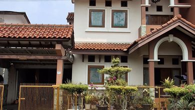 Penawaran Eksklusif, rumah Mewah di Karang Tengah, Tangerang, LB 160m²