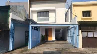 Penawaran Eksklusif, rumah Mewah di Cempaka Mas, Jakarta Pusat, LB 267m²