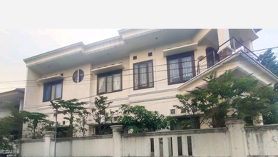 Hunian Elegan di Duren Sawit, Jakarta Timur, 6 Kamar Tidur, LT 220m²