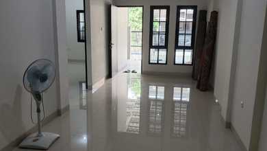 Rumah Siap Huni di Kawasan Bekasi, Bekasi, LT 90m²