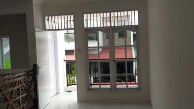 Rumah Sewa Nyaman Lokasi Harapan Indah, Bekasi, LB 200m²