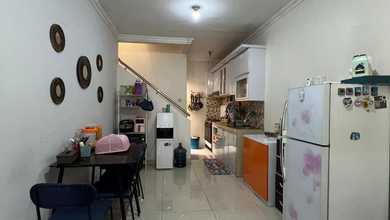 Rumah Siap Huni di Kawasan Grand Wisata, Bekasi, LT 90m²