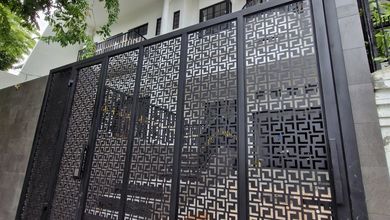 Rumah Area Premium Tomang, Jakarta Barat - Harga Menarik 12,5 Miliar