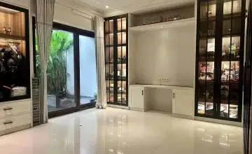 Rumah Mewah di Sunter, Jakarta Utara, 5 KT, LT 620m²