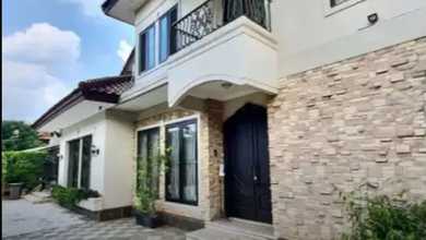 Rumah Mewah di Graha Raya Bintaro, Tangerang Selatan, 5 Kamar Tidur, LT 1700m²