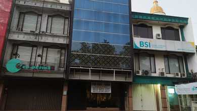 Disewa Siap Ruko, 3 Lantai,, Kemang Raya Jakarta Pusat