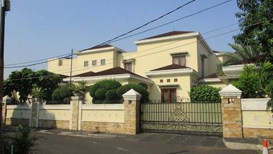 Rumah Area Luxury Radio Dalam, Jakarta Selatan - Harga Menarik 32 Miliar