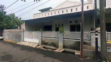 Kesempatan Rumah di Bekasi Barat, Bekasi, LB 100m², Harga 1 Miliar