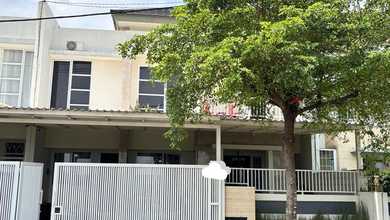 Penawaran Eksklusif, rumah Prestisius di Depok I, Depok, LB 250m²