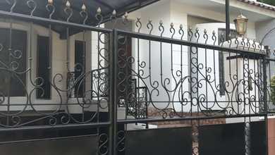 For Sale rumah Premium di Pondok Indah, Jakarta Selatan - LT 250m²