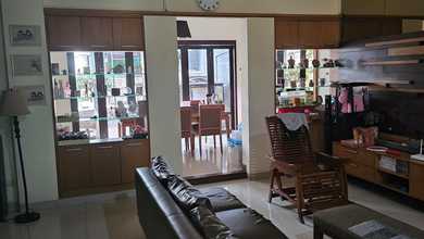 Rumah Mewah di Lippo Karawaci, Tangerang, 4 Kamar Tidur, LT 250m²