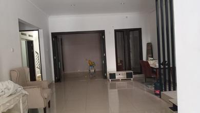Rumah Sewa Nyaman Lokasi Harapan Indah, Bekasi, LB 230m²
