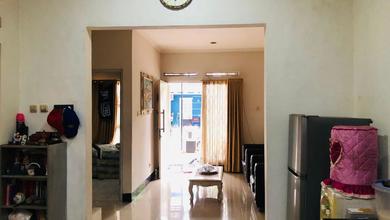 Rumah Dijual di Cakung, Jakarta Timur, LB 100m², Harga Kompetitif!