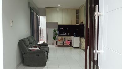 Rumah Sewa Murah Lokasi Summarecon Bekasi, Bekasi, LB 240m²