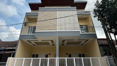 Jual Rumah Strategis di Harapan Indah, Bekasi - LT 75m²