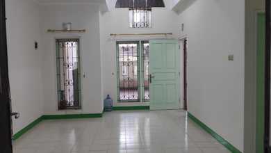Disewakan Rumah Murah di Harapan Indah, Bekasi, LT 126m²