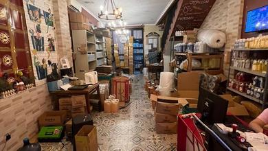 Ruko Hook Siap Pakai Cengkareng Rapi Aman Lingkungan Asri Ruko di Cengkareng Barat 70.0 m² Semi Furnished SHM