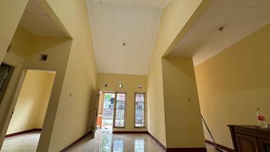 Disewakan Rumah Murah di Harapan Indah, Bekasi, LT 144m²
