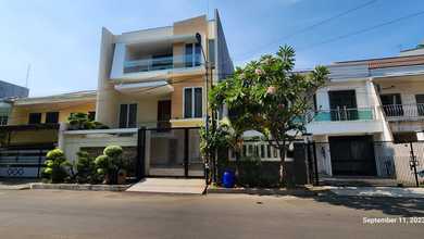 Jual Rumah Siap Huni di Pluit, Jakarta Utara, LT 202 m2