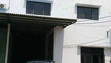 Gudang Gandeng Dekat Bandara.