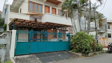 For Sale rumah Eksklusif di Pulomas, Jakarta Timur - LT 240m²