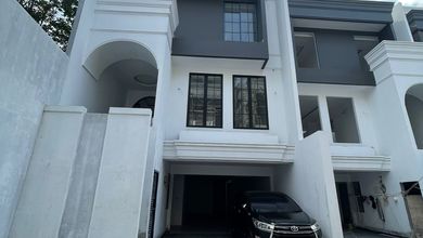 Rumah Mewah di Bintaro, Jakarta Selatan, 4 Kamar Tidur, LT 168m²
