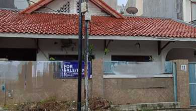 Rumah Area Premium Kebayoran Baru, Jakarta Selatan - Harga Menarik 13 Miliar