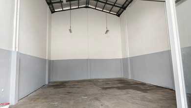 Gudang Hoek Bizpark Cakung Lokasi Bagus Dijual Cepat