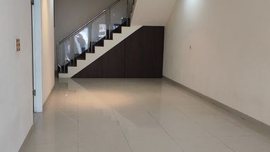 Rumah Sewa Murah Lokasi Sunter, Jakarta Utara, LB 180m²