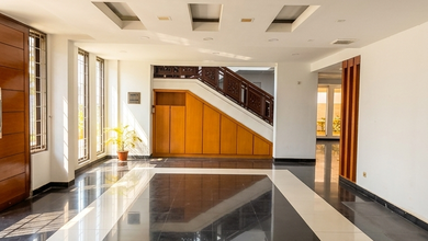 For Sale rumah Mewah di Tanjung Duren, Jakarta Barat - LT 352m²