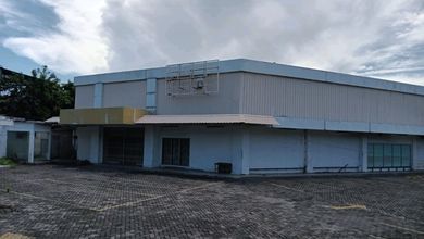 Gedung Ex Giant Diponegoro Dekat Darmo Su