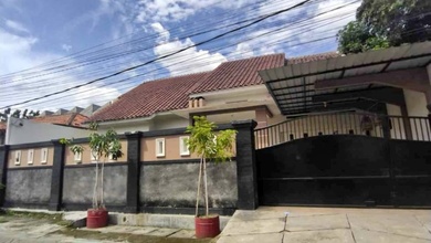 Rumah Area Luxury Kutisari, Surabaya - Harga Menarik 3 Miliar