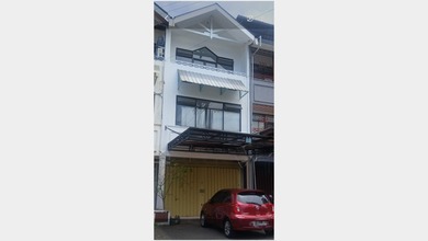 Ruko, 3 Lantai Nginden Intan Siap Huni Cocok untuk Usaha