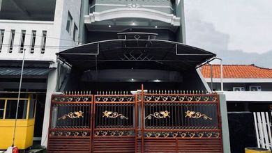 Kesempatan Rumah di Ngagel, Surabaya, LB 235m², Harga 1,2 Miliar