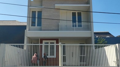 Rumah Area Luxury Gayungan, Surabaya - Harga Terbaik 3,3 Miliar