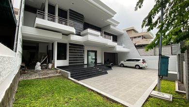Rumah Elegan di Surabaya Kota, Surabaya, 4 Kamar Tidur, LT 620m²
