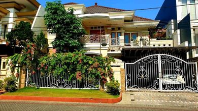 Rumah Area Luxury Sukolilo, Surabaya - Harga Menarik 8,5 Miliar