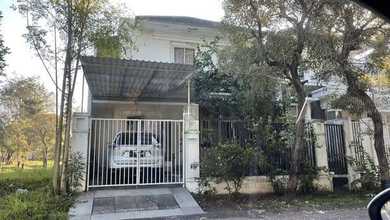 Rumah Mewah di Sambikerep, Surabaya, 4 KT, LT 144m²