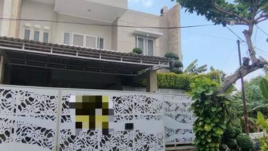 Rumah Mewah di Manyar, Surabaya, 5 Kamar Tidur, LT 180m²