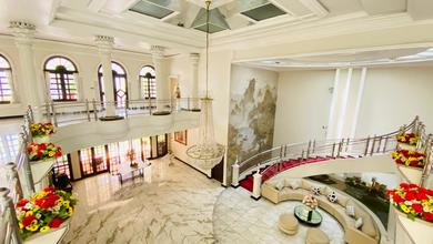 Kesempatan Eksklusif, rumah Prestisius di Mulyorejo, Surabaya, LB 800m²