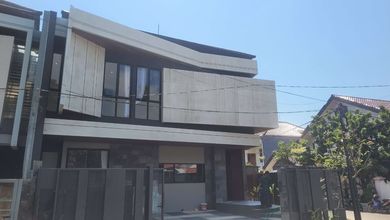 Kesempatan Eksklusif, rumah Prestisius di Manyar, Surabaya, LB 205m²