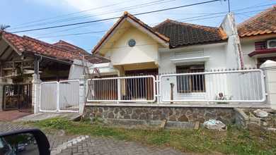 Promo Rumah di Sukolilo, Surabaya, LB 160m², Harga 2 Miliar